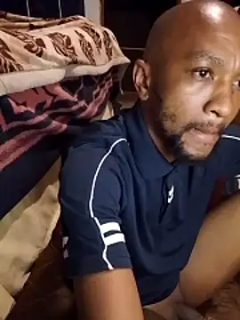 Snapshot of KMbesxxx chatting on 18, 12, 2025 KMbesxxx online show from 18, 12, 2025