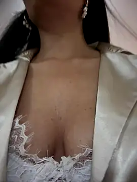 BELLA--26 online show from 20, 9, 2025