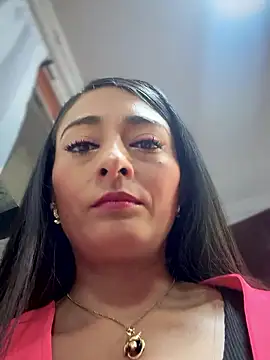 BELLA--26 online show from 10, 10, 2025