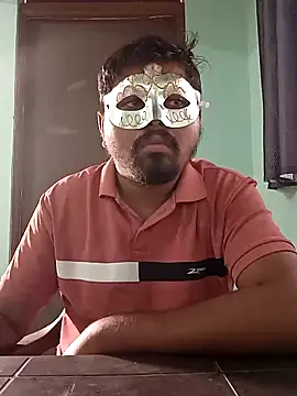 Snapshot of Desi_Heat chatting on 1, 1, 2025 Desi Heat online show from 1, 1, 2025