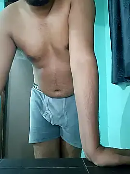 Snapshot of Desi_Heat chatting on 1, 1, 2025 Desi Heat online show from 1, 1, 2025