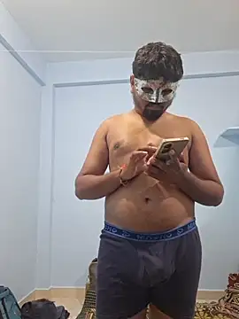 Snapshot of Desi_Heat chatting on 12, 11, 2025 Desi Heat online show from 12, 11, 2025