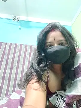  MilkyBar online show from 8, 2, 2025