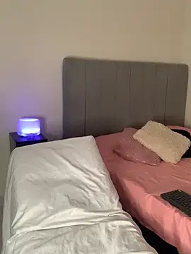 Snapshot of Julii- chatting on 19, 1, 2025 Julii- online show from 19, 1, 2025