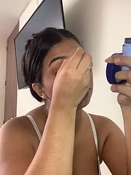 Snapshot of Julii- chatting on 29, 10, 2025 Julii- online show from 29, 10, 2025