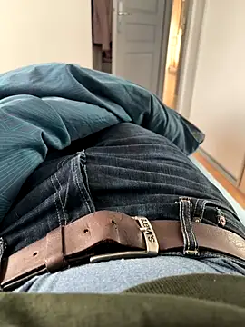 Snapshot of Pierre22000 chatting on 16, 12, 2025 Pierre22000 online show from 16, 12, 2025