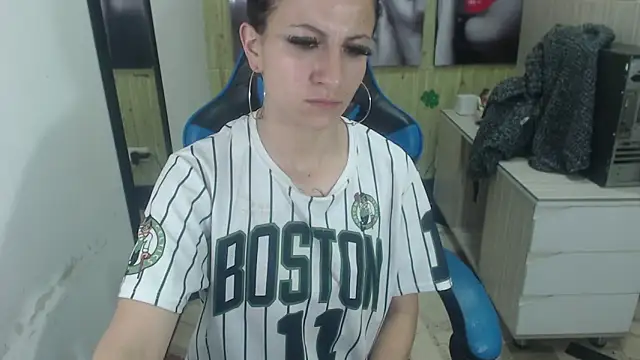 Snapshot of Anniee_x chatting on 28, 2, 2025 Anniee x online show from 28, 2, 2025