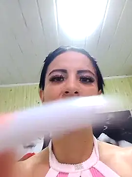 Snapshot of Anniee_x chatting on 19, 9, 2025 Anniee x online show from 19, 9, 2025