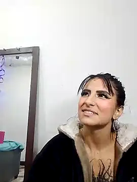 Snapshot of Anniee_x chatting on 7, 10, 2025 Anniee x online show from 7, 10, 2025