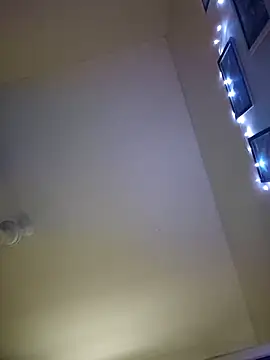 AliceRuivinha2 online show from 1, 2, 2025