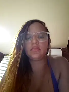 AliceRuivinha2 online show from 3, 3, 2025