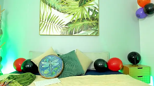 Snapshot of iriis_rosse chatting on 31, 10, 2025 iriis rosse online show from 31, 10, 2025