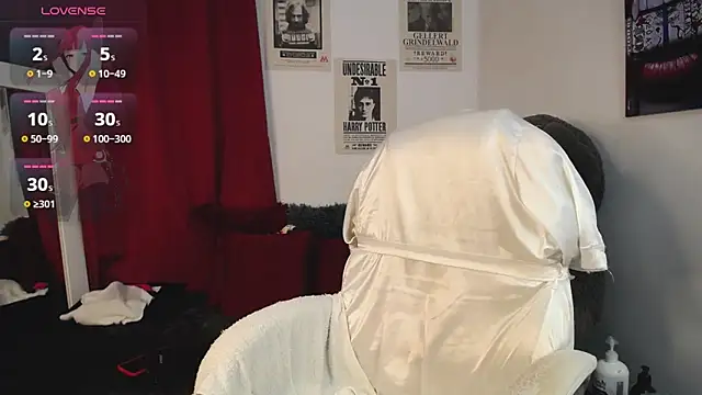 downsonMia online show from 6, 11, 2025