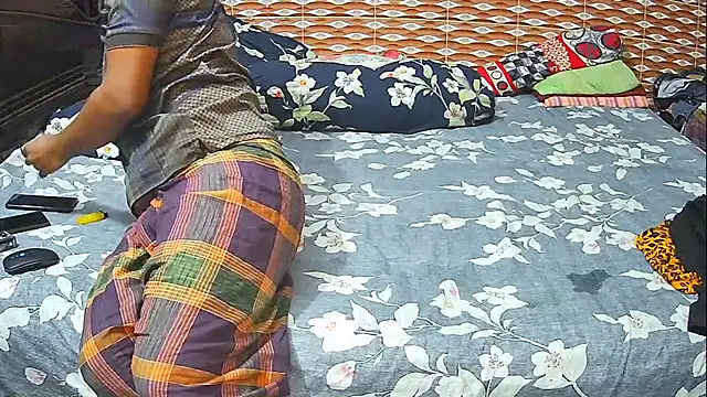 Hot Nila online show from 10, 4, 2026