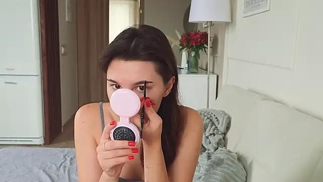 Snapshot of KristineEsme chatting on 15, 10, 2025 KristineEsme online show from 15, 10, 2025