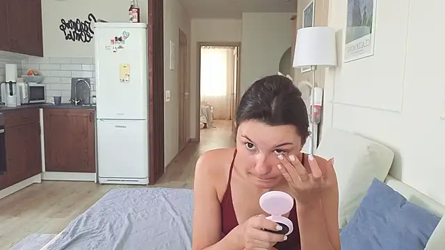 KristineEsme online show from 7, 3, 2026