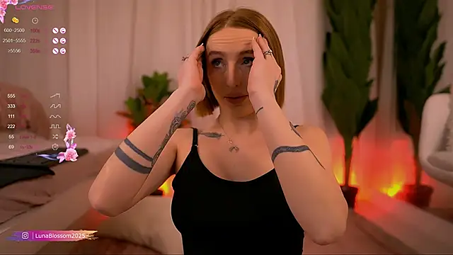 Snapshot of LunaBlossomX chatting on 5, 3, 2025 LunaBlossomX online show from 5, 3, 2025