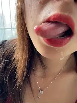 Snapshot of SSSniang- chatting on 28, 10, 2025 SSSniang- online show from 28, 10, 2025