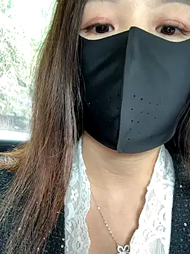 Snapshot of SSSniang- chatting on 7, 11, 2025 SSSniang- online show from 7, 11, 2025