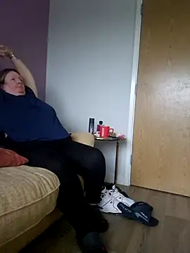 curvy girl71 online show from 4, 1, 2025