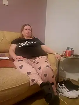 curvy girl71 online show from 15, 1, 2025