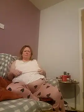 curvy girl71 online show from 26, 1, 2025