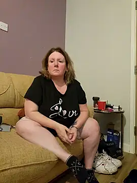 curvy girl71 online show from 8, 3, 2025