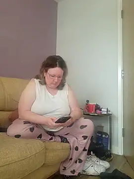 curvy girl71 online show from 9, 3, 2025