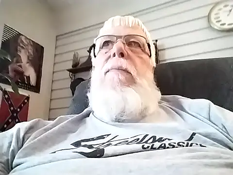 Snapshot of Futura_intx chatting on 5, 1, 2026 Futura intx online show from 5, 1, 2026