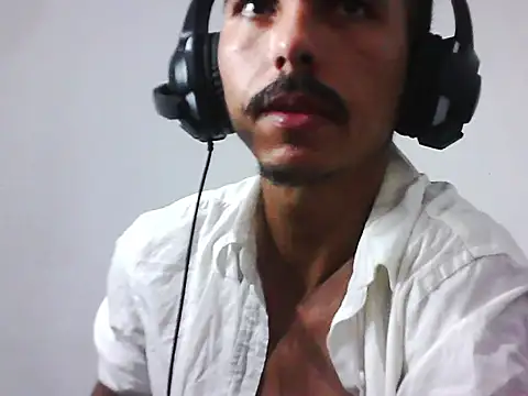 MagrinhoSaradoo online show from 11, 11, 2025