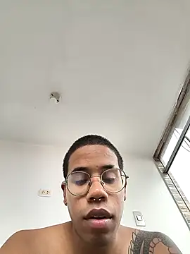 Snapshot of THEGOATHL chatting on 5, 10, 2025 THEGOATHL online show from 5, 10, 2025