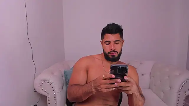 Santiago huntt online show from 9, 12, 2024