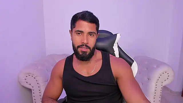 Snapshot of Santiago_huntt chatting on 23, 12, 2025 Santiago huntt online show from 23, 12, 2025