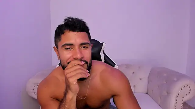 Santiago huntt online show from 6, 3, 2026