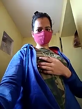 Snapshot of Pooja_cut chatting on 7, 11, 2025 Pooja cut online show from 7, 11, 2025