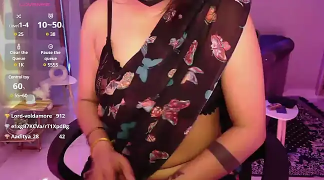 Snapshot of Mitikaa chatting on 1, 2, 2025 Mitikaa online show from 1, 2, 2025