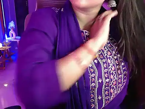 Snapshot of Mitikaa chatting on 24, 9, 2025 Mitikaa online show from 24, 9, 2025