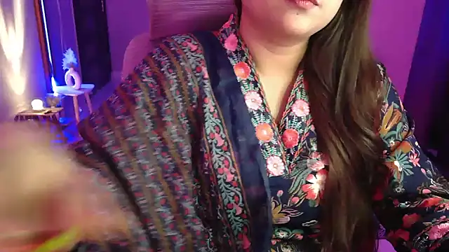 Snapshot of Mitikaa chatting on 10, 10, 2025 Mitikaa online show from 10, 10, 2025