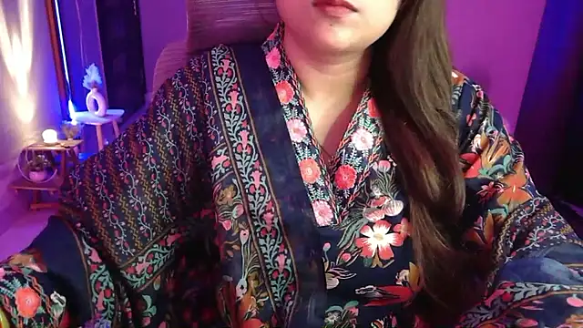 Snapshot of Mitikaa chatting on 14, 10, 2025 Mitikaa online show from 14, 10, 2025