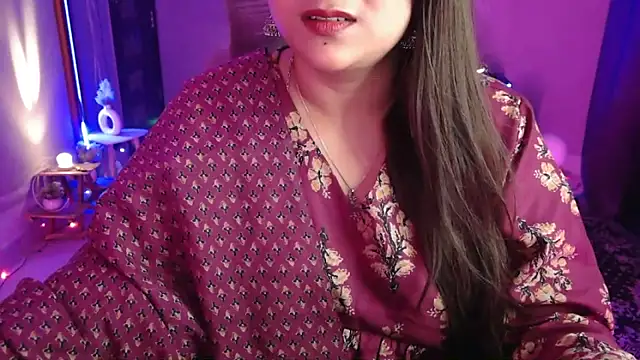 Snapshot of Mitikaa chatting on 18, 10, 2025 Mitikaa online show from 18, 10, 2025