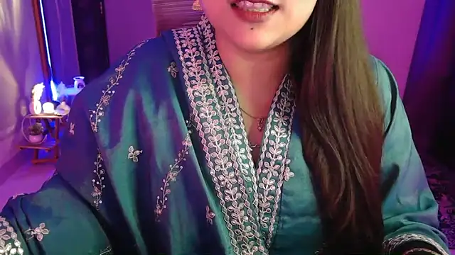 Snapshot of Mitikaa chatting on 23, 10, 2025 Mitikaa online show from 23, 10, 2025