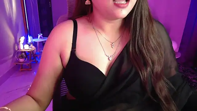 Snapshot of Mitikaa chatting on 25, 10, 2025 Mitikaa online show from 25, 10, 2025