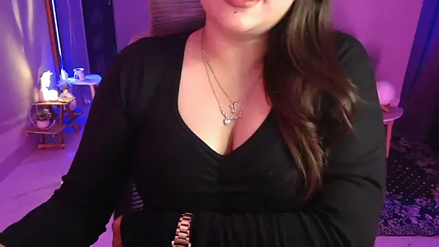 Snapshot of Mitikaa chatting on 1, 11, 2025 Mitikaa online show from 1, 11, 2025