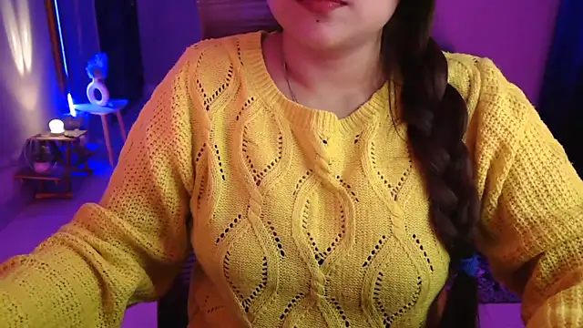 Snapshot of Mitikaa chatting on 18, 11, 2025 Mitikaa online show from 18, 11, 2025