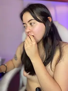 Camila pinkk online show from 3, 2, 2026