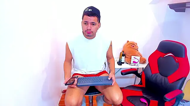 Snapshot of EnriquevillaF chatting on 5, 2, 2025 EnriquevillaF online show from 5, 2, 2025