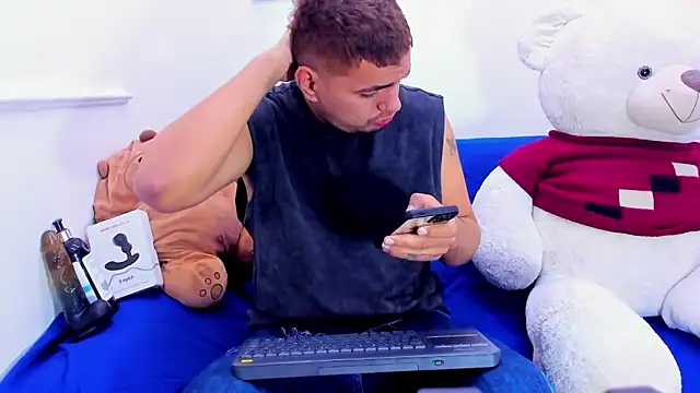 Snapshot of EnriquevillaF chatting on 14, 3, 2025 EnriquevillaF online show from 14, 3, 2025