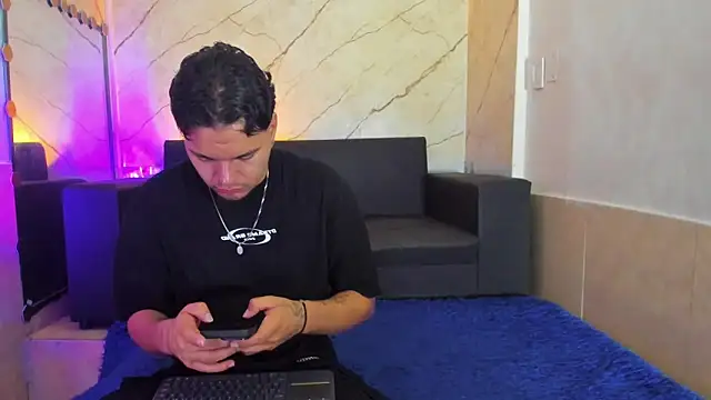 Snapshot of EnriquevillaF chatting on 11, 9, 2025 EnriquevillaF online show from 11, 9, 2025