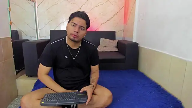 Snapshot of EnriquevillaF chatting on 14, 9, 2025 EnriquevillaF online show from 14, 9, 2025