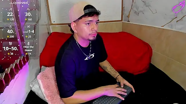 Snapshot of EnriquevillaF chatting on 2, 10, 2025 EnriquevillaF online show from 2, 10, 2025